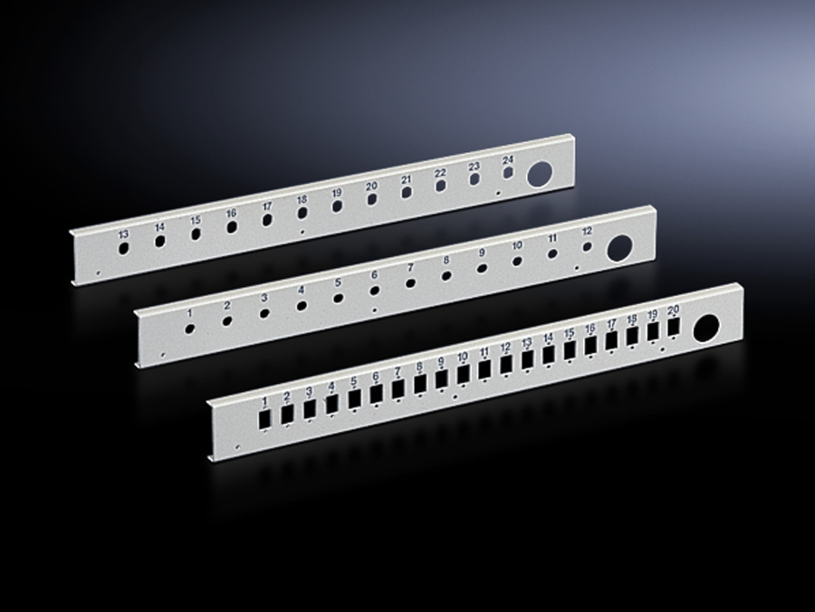 Rittal DK Patchpanel v ST 24conn/2HE - Fri130305995 - 20135619