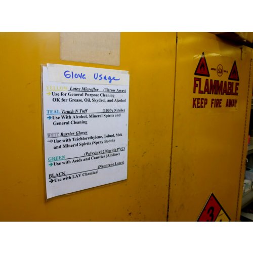 3M schilderstape zelfklevend 24mm 7100195952 - E8519ea68538391a4cd248bd1787eaea - 11010459